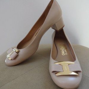 SALVATORE FERRAGAMO Pale Rose Leather Bow Pump Shoes 8 1/2 NWOB